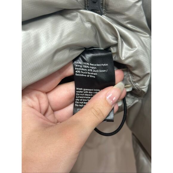 NWOT INDYEVA Silver Short Quilted Duck Down Hood Winter Ski Snow Puffer Jacket - Picture 8 of 15